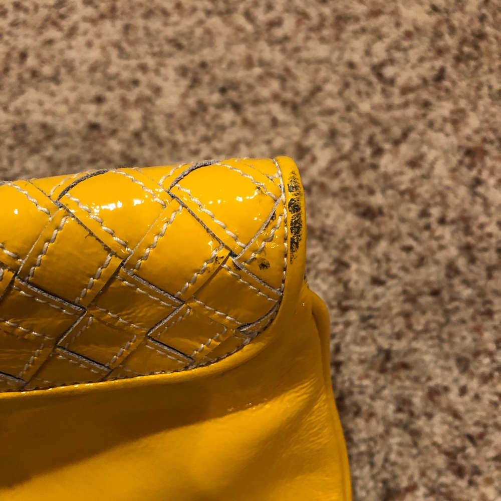 Bright yellow clutch. - Picture 4 of 5